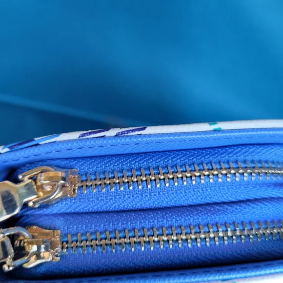 NWT Isabelle Handbag or Wide Wallet Vegan Friendly - Picture 5 of 7